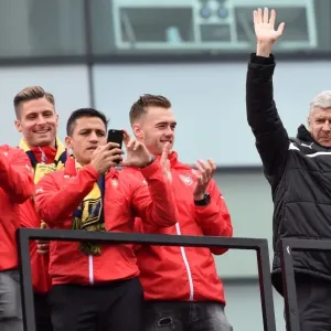 Arsenal FA Cup Victory Parade 2014-15: Celebrating Our Championship Win