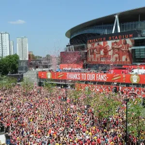 Arsenal FA Cup Victory Parade: Celebrating with the Trophy at Emirates Stadium (2014) Arsenal FA Cup Victory Parade: Celebrating with the Trophy at Emirates Stadium (2014)