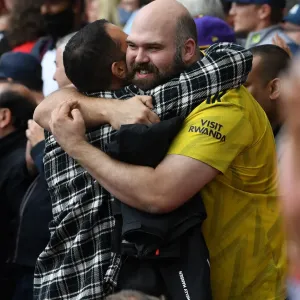 Arsenal Fans Embrace Before Arsenal vs Chelsea, Premier League 2021-22