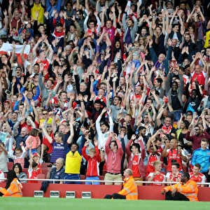 Arsenal Fans Engage in Mexican Wave at Emirates Cup Match Against Olympique Lyonnais