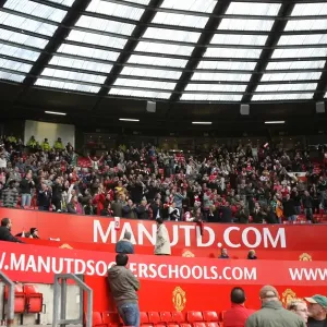 Arsenal Fans Stand Print, 25-Minute Singing After Manchester United Victory