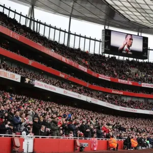 Arsenal Fans Pay Tribute to Late Legend David Rocastle During Match vs. Reading