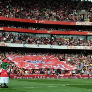 Arsenal fans send the banner round the stand. Arsenal 1: 1 Liverpool. Barclays Premier League