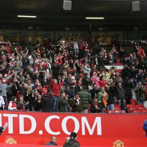 Arsenal fans stay in the stadium and sing for 25 minutes after the final whistle