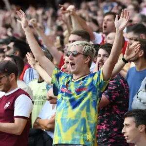 Arsenal Fans in Full Throat: Arsenal v Norwich City, Premier League 2021-22 Arsenal Fans in Full Throat: Arsenal v Norwich City, Premier League 2021-22