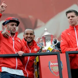 Arsenal FC: 2014-15 FA Cup Victory Parade - Celebrating Triumph Arsenal FC: 2014-15 FA Cup Victory Parade - Celebrating Triumph