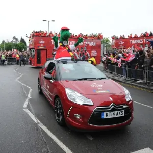 Arsenal FC: 2014-15 FA Cup Victory Parade - Celebrating Our Triumph: Arsenal FA Cup Final Victory Parade 2014-15 Arsenal FC: 2014-15 FA Cup Victory Parade - Celebrating Our Triumph: Arsenal FA Cup Final Victory Parade 2014-15