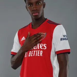 Arsenal FC 2021-22 Team Photocall Print of Eddie Nketiah Arsenal FC 2021-22 Team Photocall Print of Eddie Nketiah