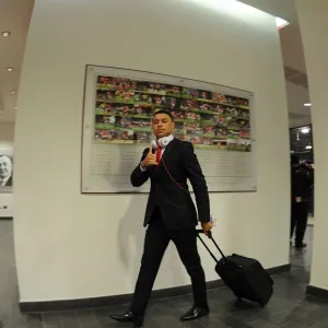 Arsenal FC: Alex Oxlade-Chamberlain Heads to the Changing Room Before FA Cup Match vs Hull City (2014-15)