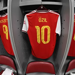 Arsenal FC: A Glimpse into Mesut Ozil's Changing Room at Commerce City (Colorado Rapids vs Arsenal 2019-20)