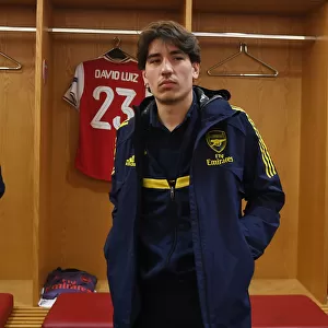 Arsenal FC: Hector Bellerin in the Changing Room Before Europa League Clash vs Olympiacos