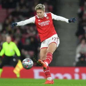 Arsenal FC: Kim Little's Focus and Determination Before Champions League Clash with Olympique Lyonnais (2022-23)
