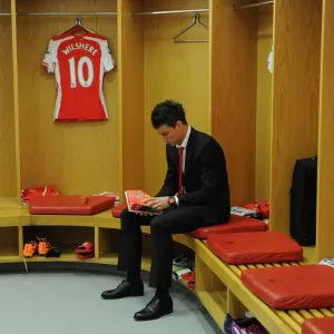 Arsenal FC: Laurent Koscielny's Pre-Match Ritual (2014-15) Arsenal FC: Laurent Koscielny's Pre-Match Ritual (2014-15)