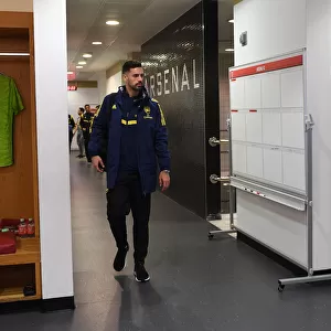 Arsenal FC: Pablo Mari in the Changing Room Before Europa League Clash vs Olympiacos