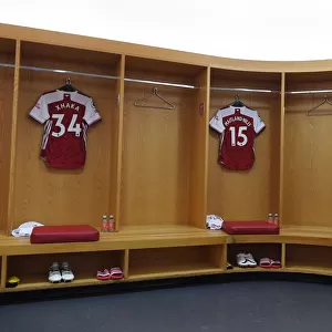 Arsenal FC: Pre-Match Huddle in the Changing Room - Arsenal vs West Ham United (2020-21)