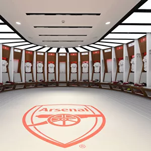 Arsenal FC: Pre-Match Huddle in the Changing Room before FA Community Shield vs Liverpool (2020-21)