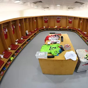 Arsenal FC: Pre-Match Huddle in Emirates Stadium Dressing Room vs AFC Bournemouth (2019-20)