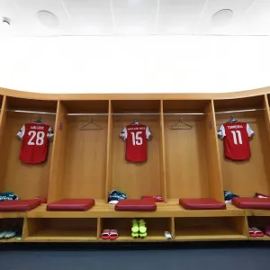 Arsenal FC: Pre-Match Huddle in Emirates Stadium, UEFA Europa League vs Vitoria Guimaraes (Group F, 2019-20) Arsenal FC: Pre-Match Huddle in Emirates Stadium, UEFA Europa League vs Vitoria Guimaraes (Group F, 2019-20)
