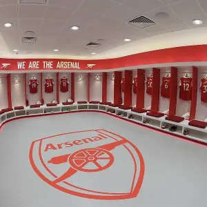 Arsenal FC: Pre-Match Huddle in Emirates Stadium Changing Room (Arsenal v Everton, Premier League 2022-23)