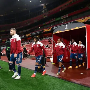 Arsenal FC: Pre-Match Huddle - Pablo Mari, Shkodran Mustafi, and Mohamed Elneny vs. Rapid Wien, UEFA Europa League 2020-21