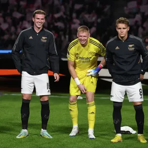 Arsenal FC: Pre-Match Huddle Against PSV Eindhoven in Europa League (2022-23)