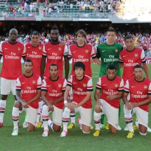 Equipo de pretemporada del Arsenal FC contra el Kitchee FC (2012) Equipo de pretemporada del Arsenal FC contra el Kitchee FC (2012)