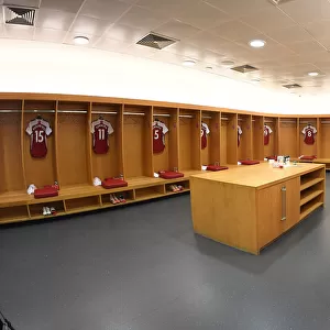 Arsenal FC: Unity in the Dressing Room Before the Arsenal vs Watford Match (2019-2020)