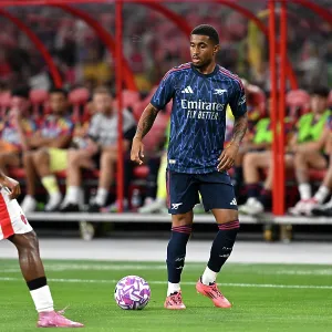 Arsenal FC v AC Milan: Pre-Season Friendly Arsenal FC v AC Milan: Pre-Season Friendly