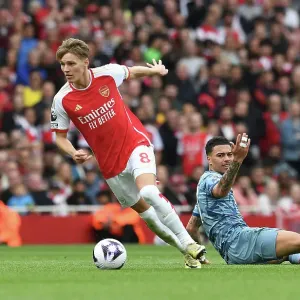 Arsenal FC v Aston Villa - Premier League