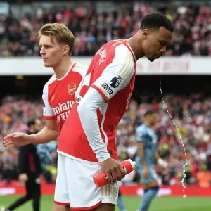 Arsenal FC v Aston Villa - Premier League