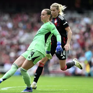 Arsenal FC v OL Lyonnes - UEFA Women's Champions League 2025/26 Semi-Final First Leg<br> Arsenal FC v OL Lyonnes - UEFA Women's Champions League 2025/26 Semi-Final First Leg