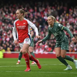 Arsenal FC v Tottenham Hotspur FC - Barclays Women's Super League Arsenal FC v Tottenham Hotspur FC - Barclays Women's Super League Arsenal FC v Tottenham Hotspur FC - Barclays Women's Super League Arsenal FC v Tottenham Hotspur FC - Barclays Women's Super League