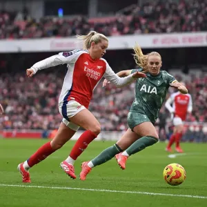 Arsenal FC v Tottenham Hotspur FC - Barclays Women's Super League Arsenal FC v Tottenham Hotspur FC - Barclays Women's Super League Arsenal FC v Tottenham Hotspur FC - Barclays Women's Super League Arsenal FC v Tottenham Hotspur FC - Barclays Women's Super League