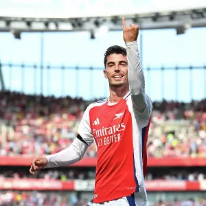 Arsenal FC v Wolverhampton Wanderers FC - Premier League Arsenal FC v Wolverhampton Wanderers FC - Premier League