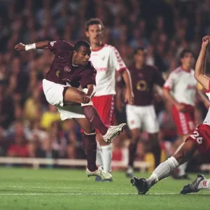 Arsenal FC vs FC Thun: 2005-06 Season Match Arsenal FC vs FC Thun: 2005-06 Season Match