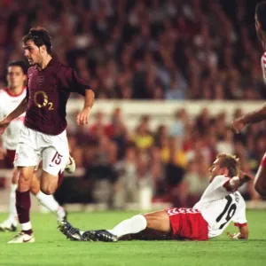 Arsenal FC vs FC Thun: 2005-06 Season Match Arsenal FC vs FC Thun: 2005-06 Season Match