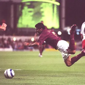 Arsenal FC vs FC Thun: 2005-06 Season Match Arsenal FC vs FC Thun: 2005-06 Season Match