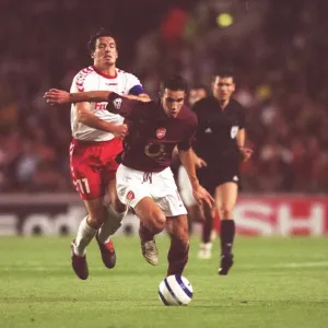 Arsenal FC vs FC Thun: 2005-06 Season Match Arsenal FC vs FC Thun: 2005-06 Season Match