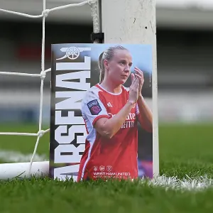 Arsenal FC vs. West Ham United: Barclays Women's Super League Clash at Meadow Park (2023-24)