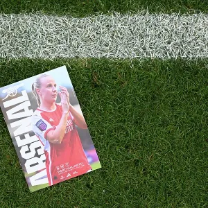 Arsenal FC vs. West Ham United: Barclays Women's Super League Showdown at Meadow Park