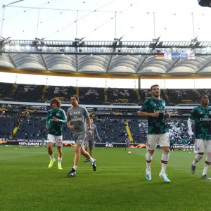 Arsenal FC Warm-Up Ahead of Eintracht Frankfurt Clash in Europa League Group Stage Arsenal FC Warm-Up Ahead of Eintracht Frankfurt Clash in Europa League Group Stage