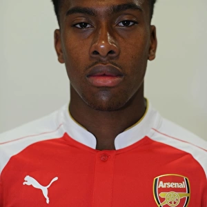 Arsenal First Team 2015-16: Kick-Off with Alex Iwobi