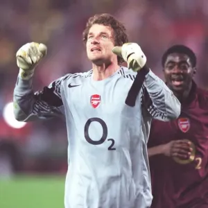 Arsenal goalkeeperJens Lehmann celebrates after match. Villarreal 0: 0 Arsenal Arsenal goalkeeperJens Lehmann celebrates after match. Villarreal 0: 0 Arsenal