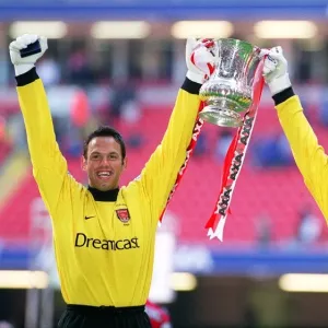 Arsenal goalkeepers David Seaman and Richard Wright with the F. A