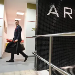 Arsenal: Granit Xhaka's Arrival in the Changing Room Before Arsenal vs. Watford (2018)
