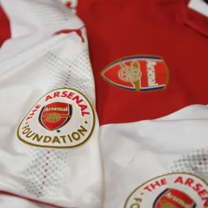 Arsenal Home Changing Room: Arsenal Foundation Shirts Before Arsenal vs Newcastle United, Premier League 2017-18