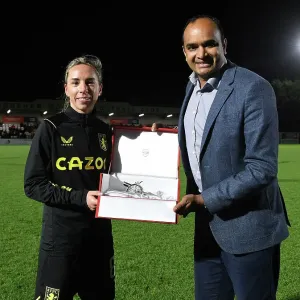 Arsenal Honors Jordan Nobbs with Silver Canon at Conti Cup Match Against Aston Villa