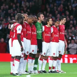 Arsenal Honors Remembrance Day with Silence Ahead of 3:0 Victory over Liverpool