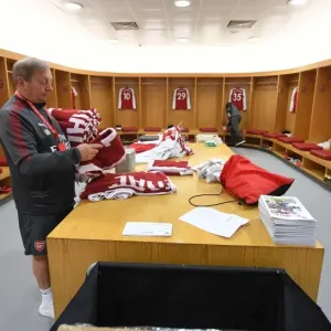 Arsenal Kit Preparation: Vic and Paul Akers before Arsenal vs Crystal Palace (Premier League, 2018) Arsenal Kit Preparation: Vic and Paul Akers before Arsenal vs Crystal Palace (Premier League, 2018)