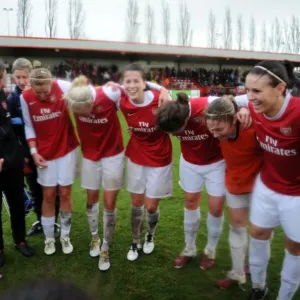 Arsenal Ladies celebrate at the end of the match. Arsenal Ladies 4: 1 Rayo Vallecano Arsenal Ladies celebrate at the end of the match. Arsenal Ladies 4: 1 Rayo Vallecano